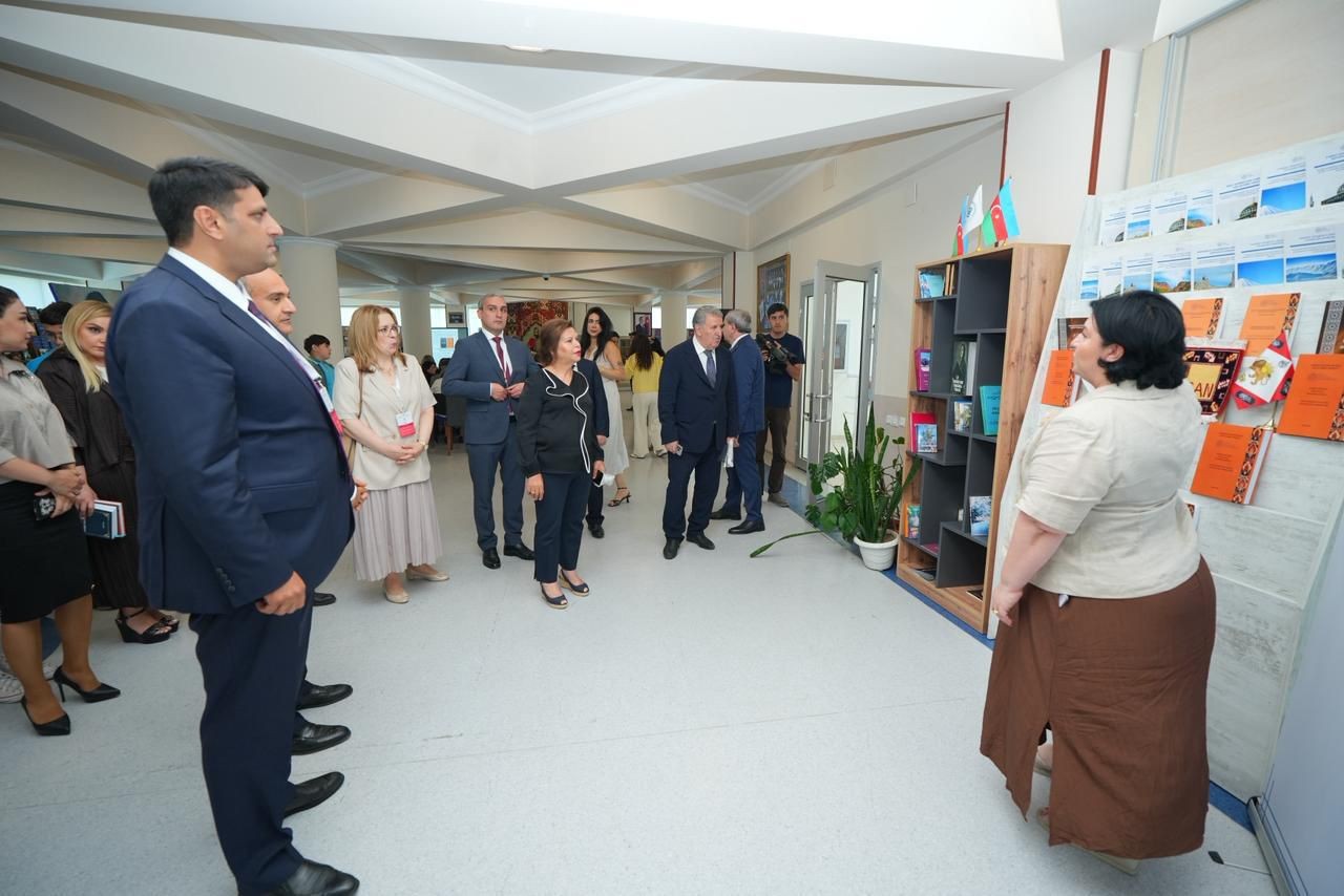 BSU nəşrlərinin NDU-da sərgisi keçirildi - FOTOLAR